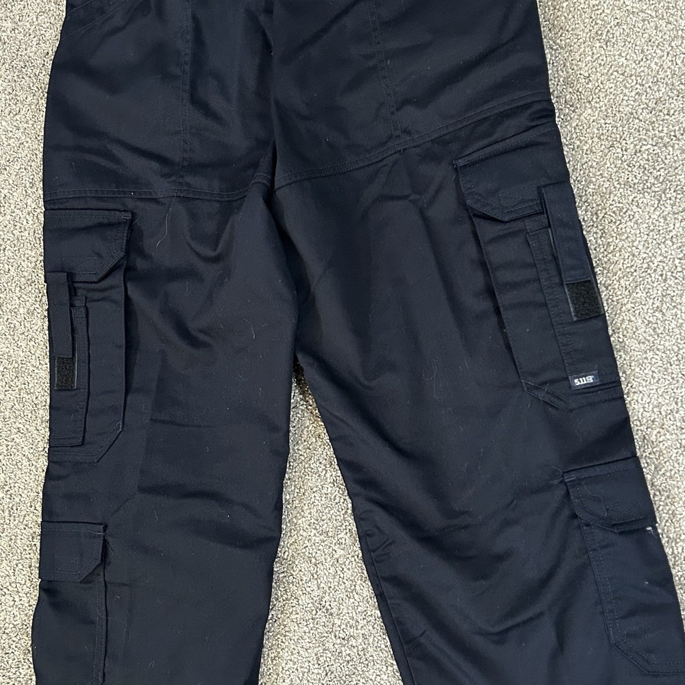 5.11 Tactical Men's Regular Fit EMS Cargo Pants 32x30 Dark Navy 74310 EUC - Picture 5 of 10
